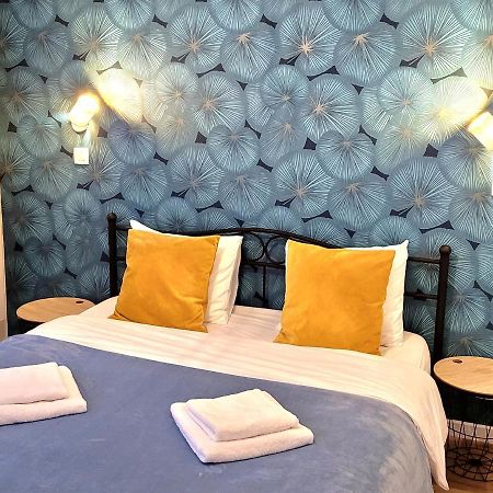 Brand New Iris Room With Private Bathroom And Balcony Brussel Bagian luar foto