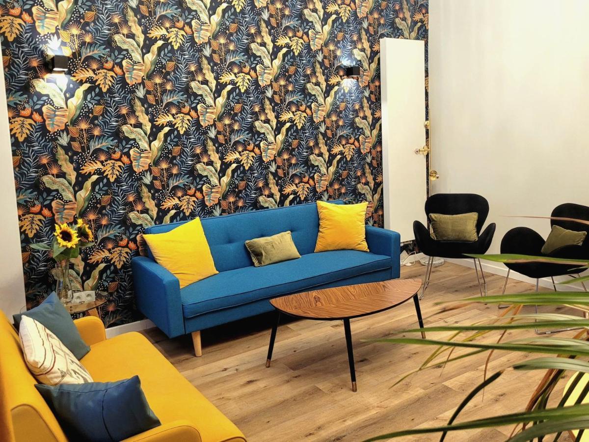 Brand New Iris Room With Private Bathroom And Balcony Brussel Bagian luar foto